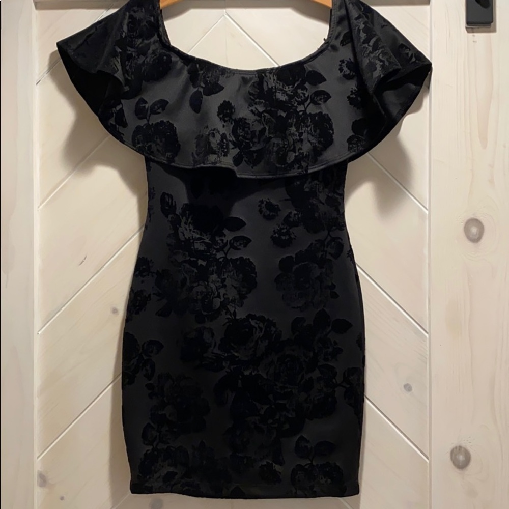 Black Velvet Flowers Off Shoulder Mini Dress